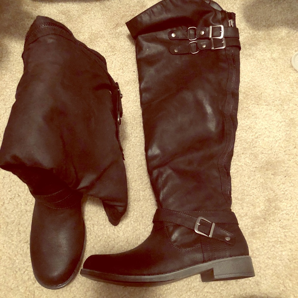 Black just fab, knee length boots.